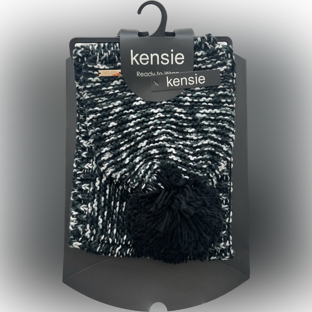 Kensie Black & White Bean & Scarf Set